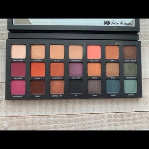 Urban Decay Born to Run Eyeshadow Palette